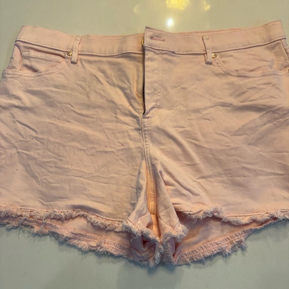 Lilly Pulitzer pink denim shorts - Picture 5 of 5